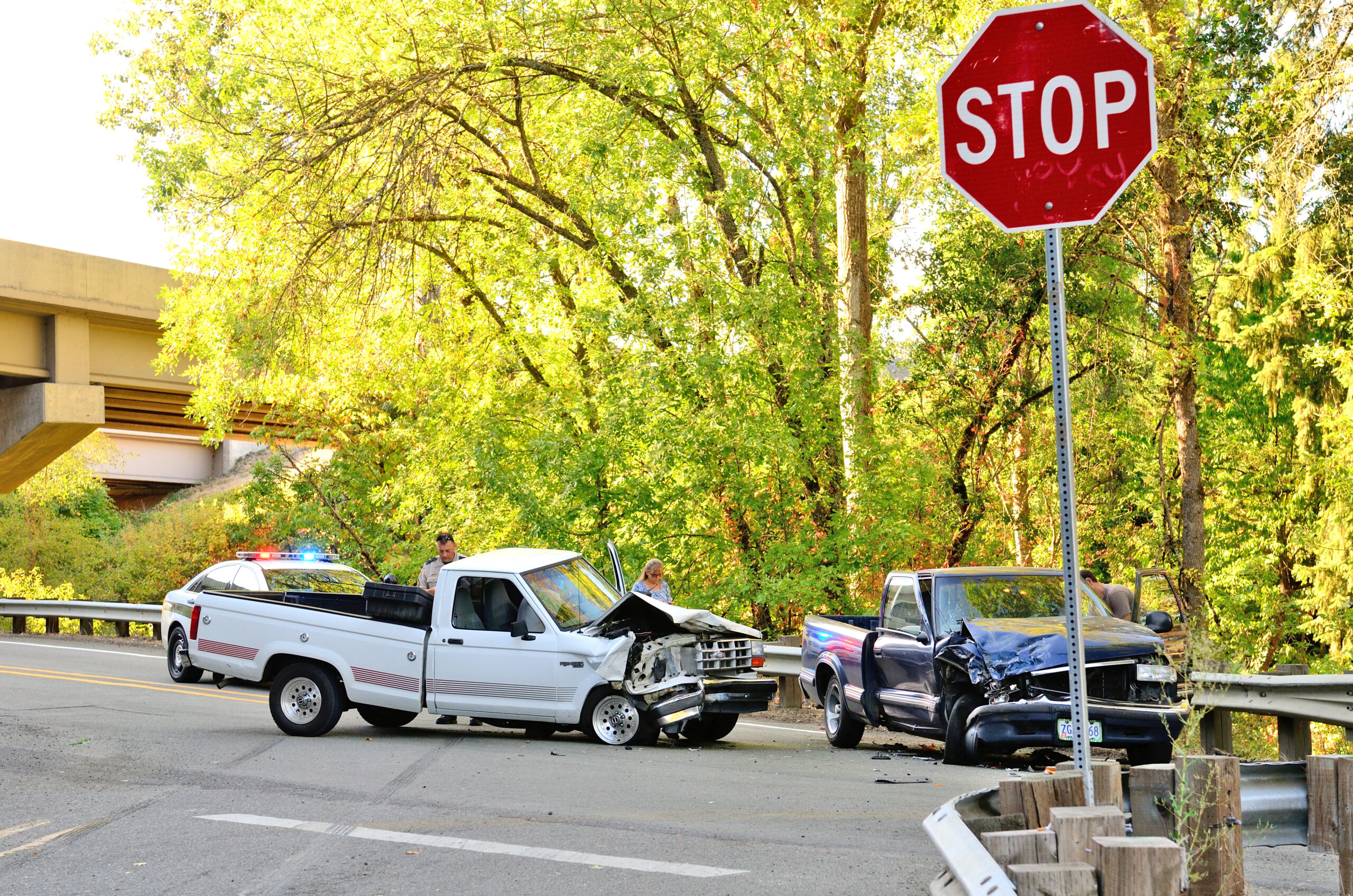 truck accident scene with uninsured drivers