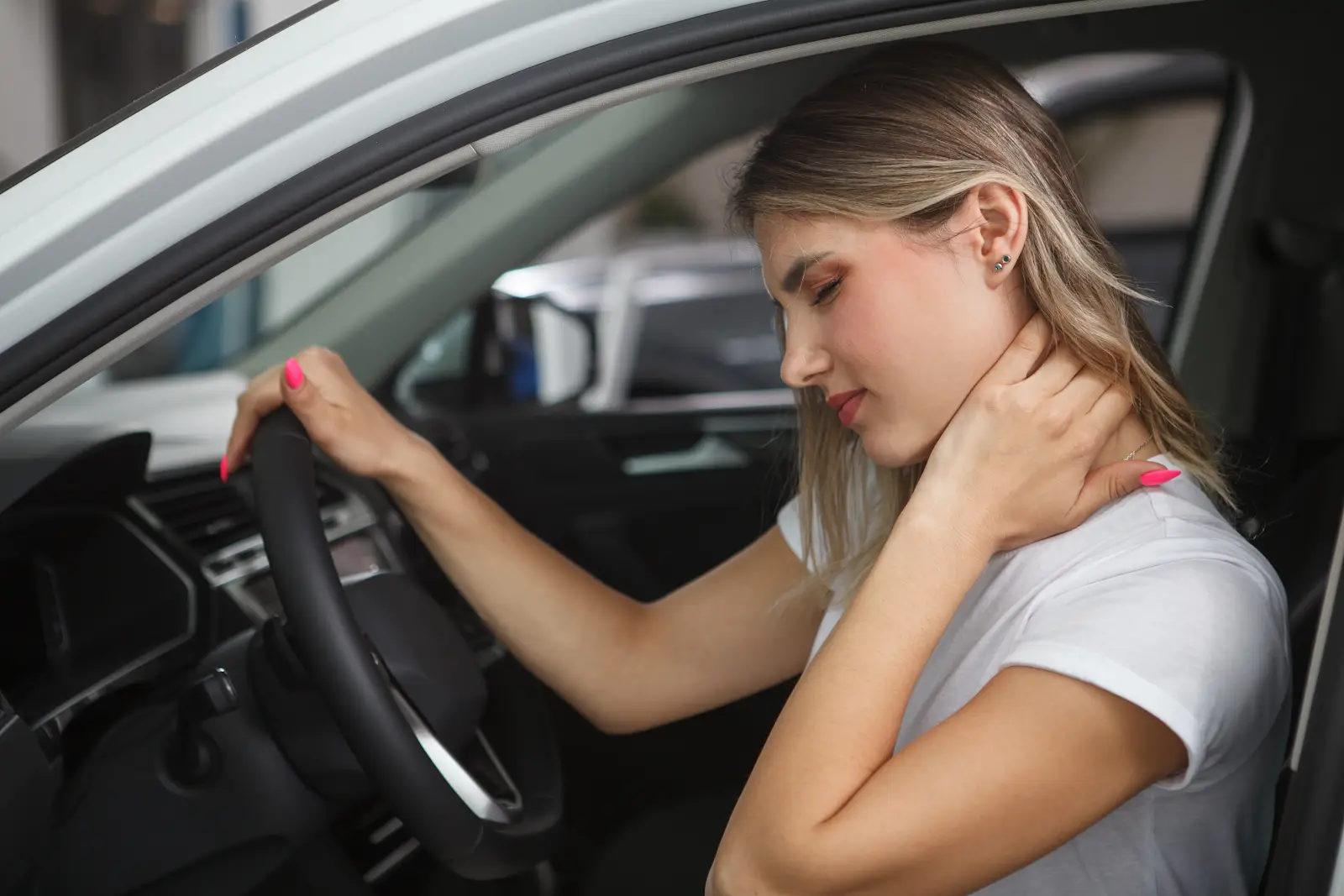 woman with more severe neck injuries after an accident